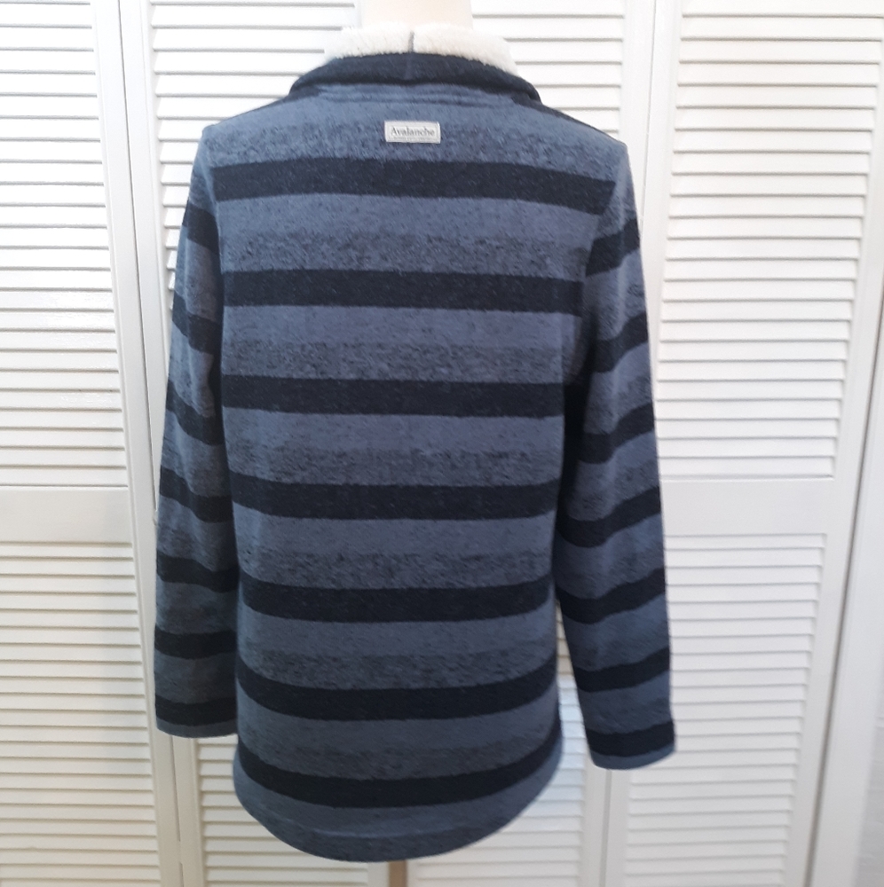 Avalanche sherpa sweater top sz medium *E - Picture 2 of 6